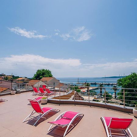 Luxur Centar With Sea View Terrace Lägenhet Baška Voda Exteriör bild