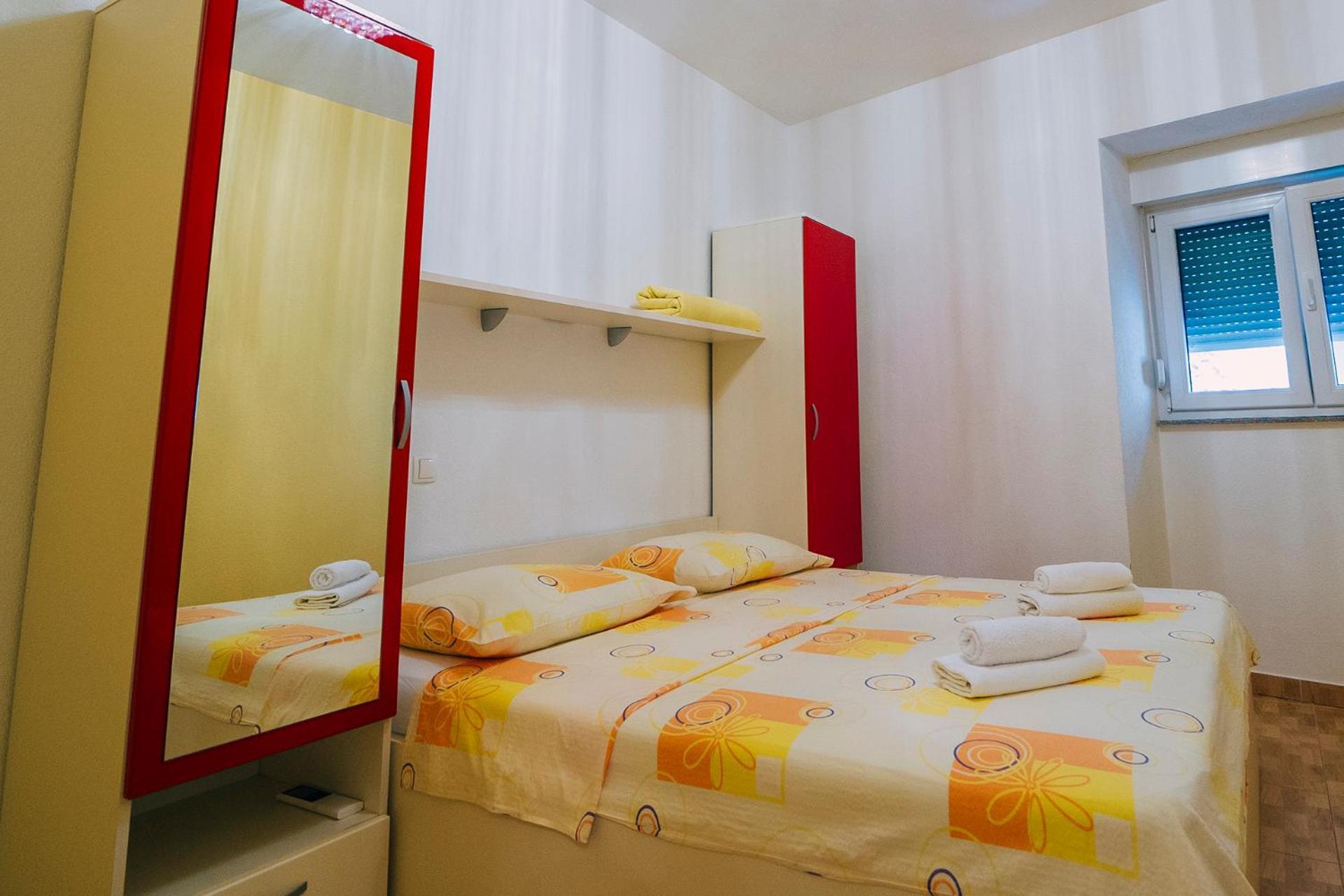 Luxur Centar With Sea View Terrace Lägenhet Baška Voda Exteriör bild