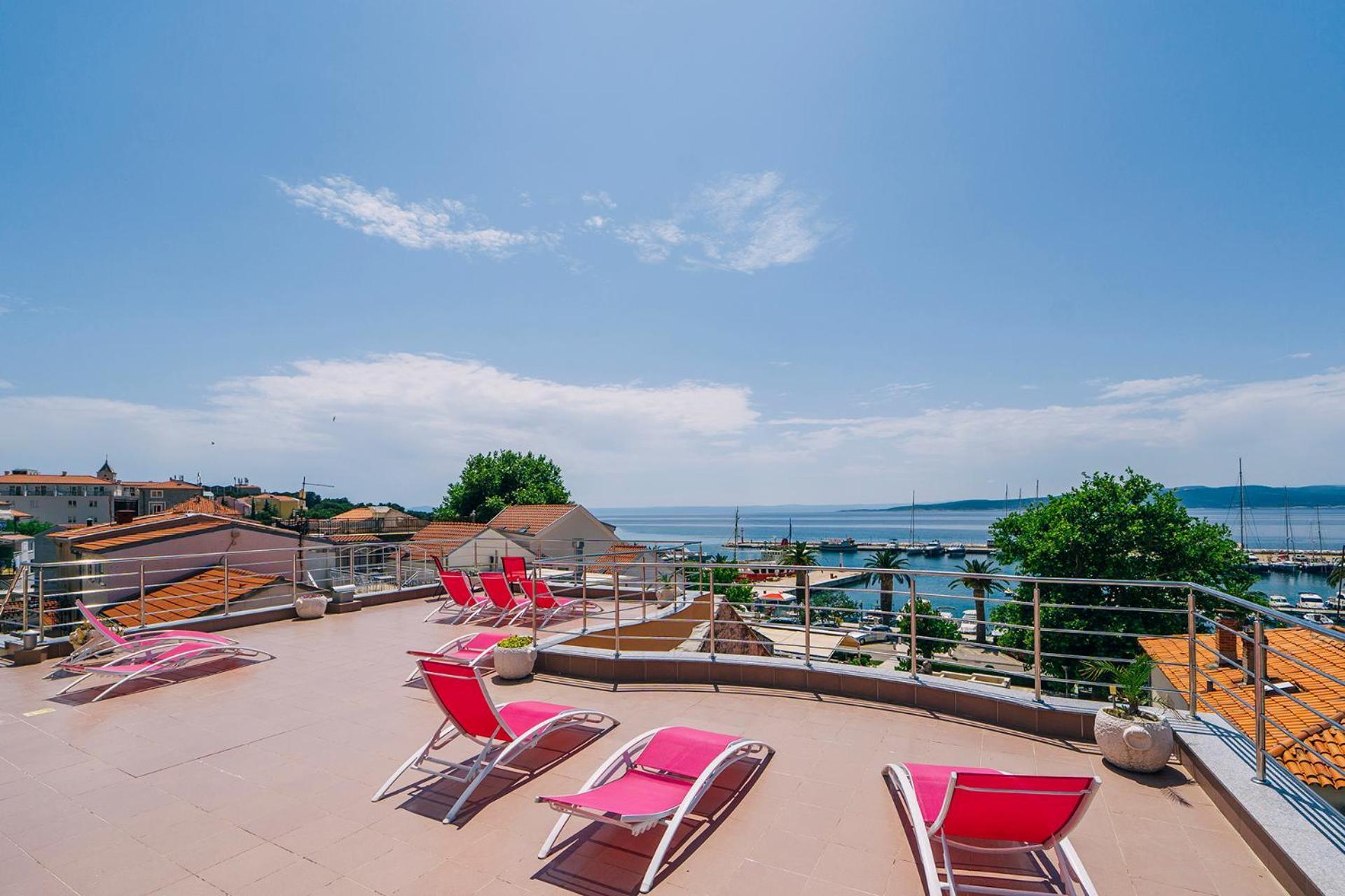 Luxur Centar With Sea View Terrace Lägenhet Baška Voda Exteriör bild