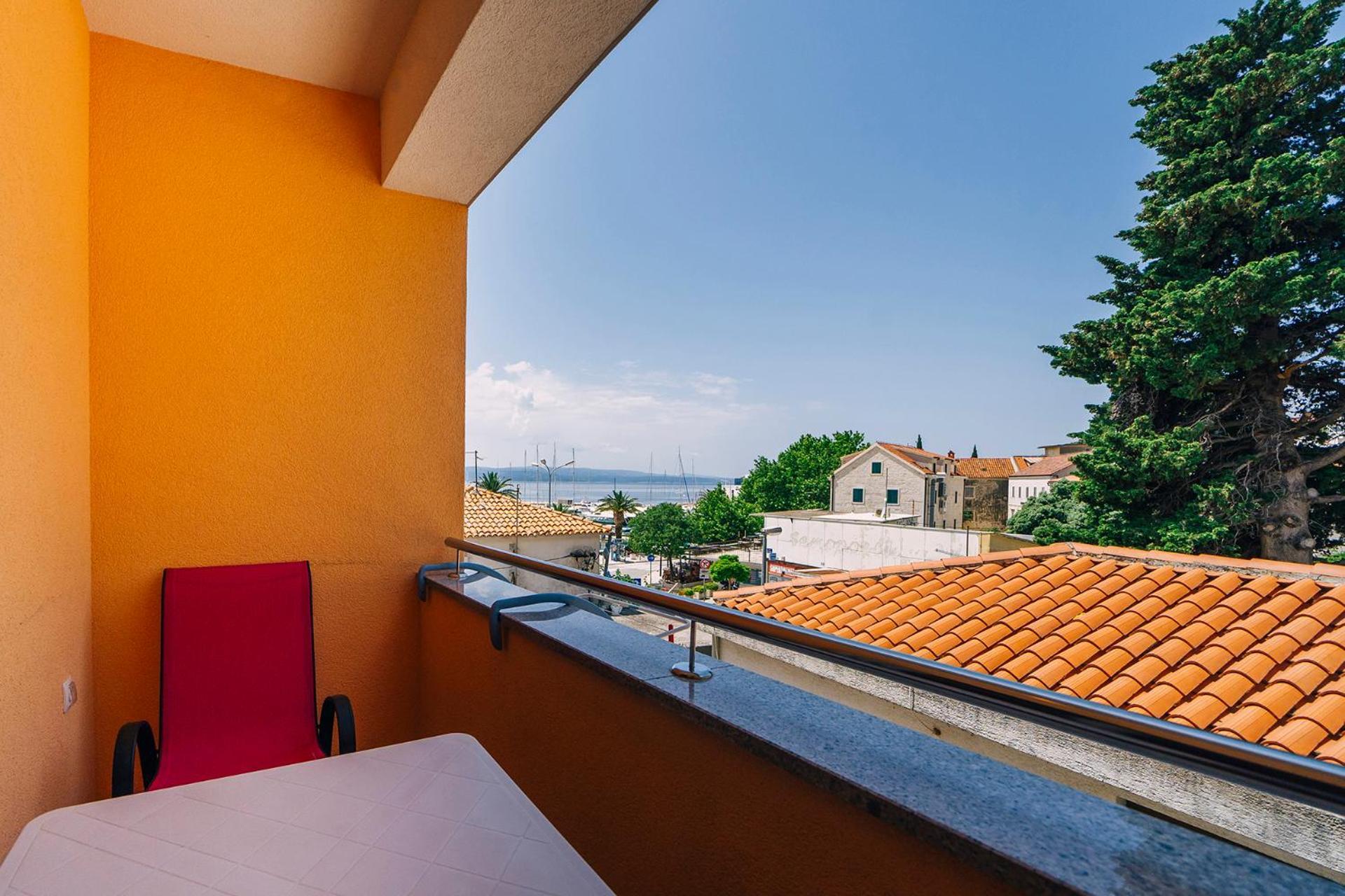 Luxur Centar With Sea View Terrace Lägenhet Baška Voda Exteriör bild