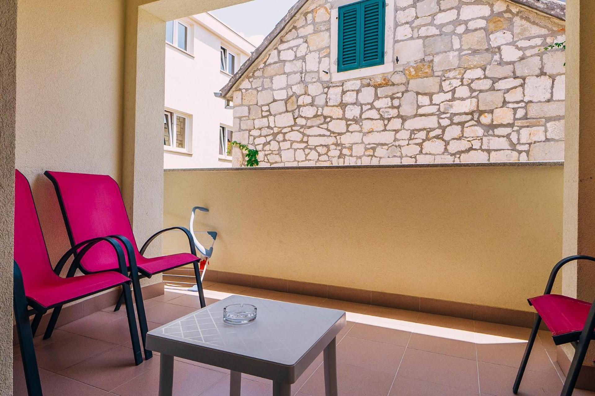 Luxur Centar With Sea View Terrace Lägenhet Baška Voda Exteriör bild