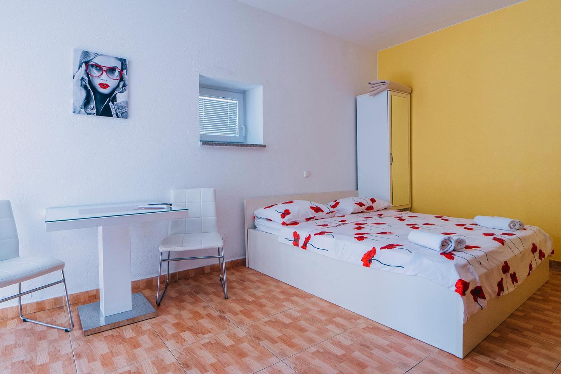 Luxur Centar With Sea View Terrace Lägenhet Baška Voda Exteriör bild