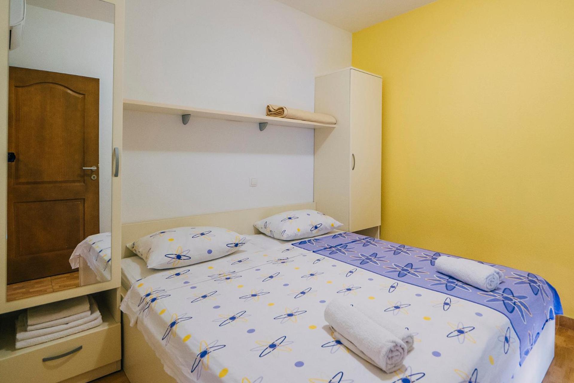 Luxur Centar With Sea View Terrace Lägenhet Baška Voda Exteriör bild