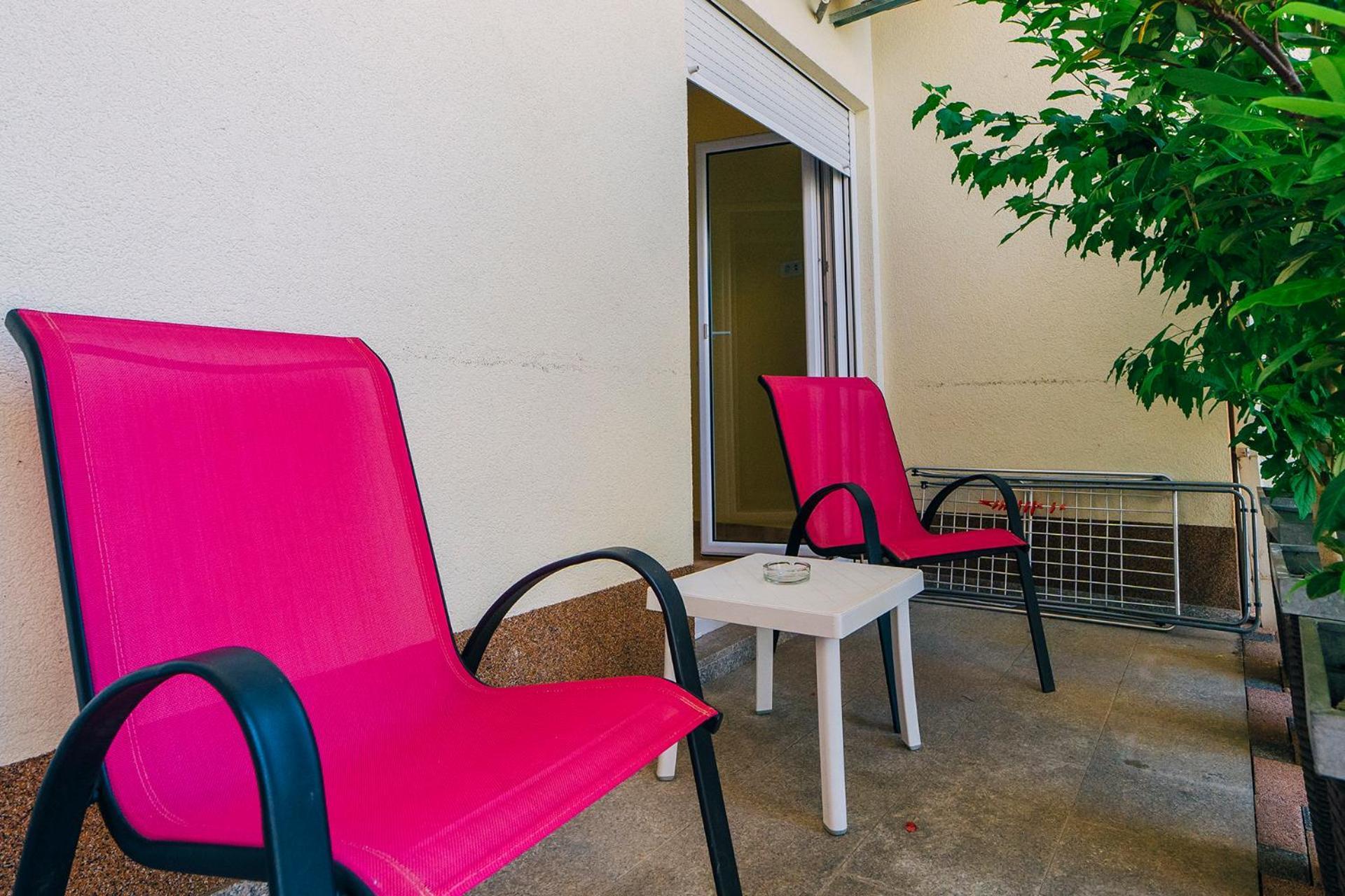 Luxur Centar With Sea View Terrace Lägenhet Baška Voda Exteriör bild
